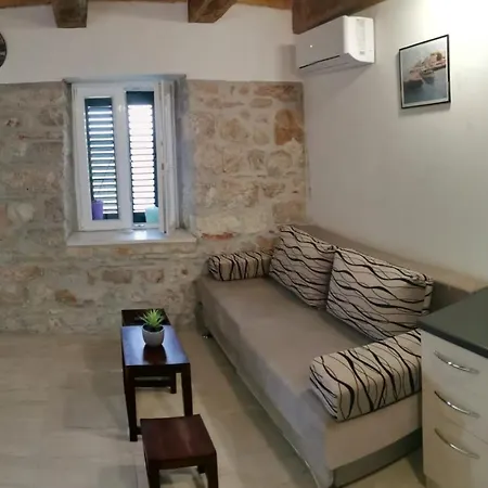 Marina Stone House *